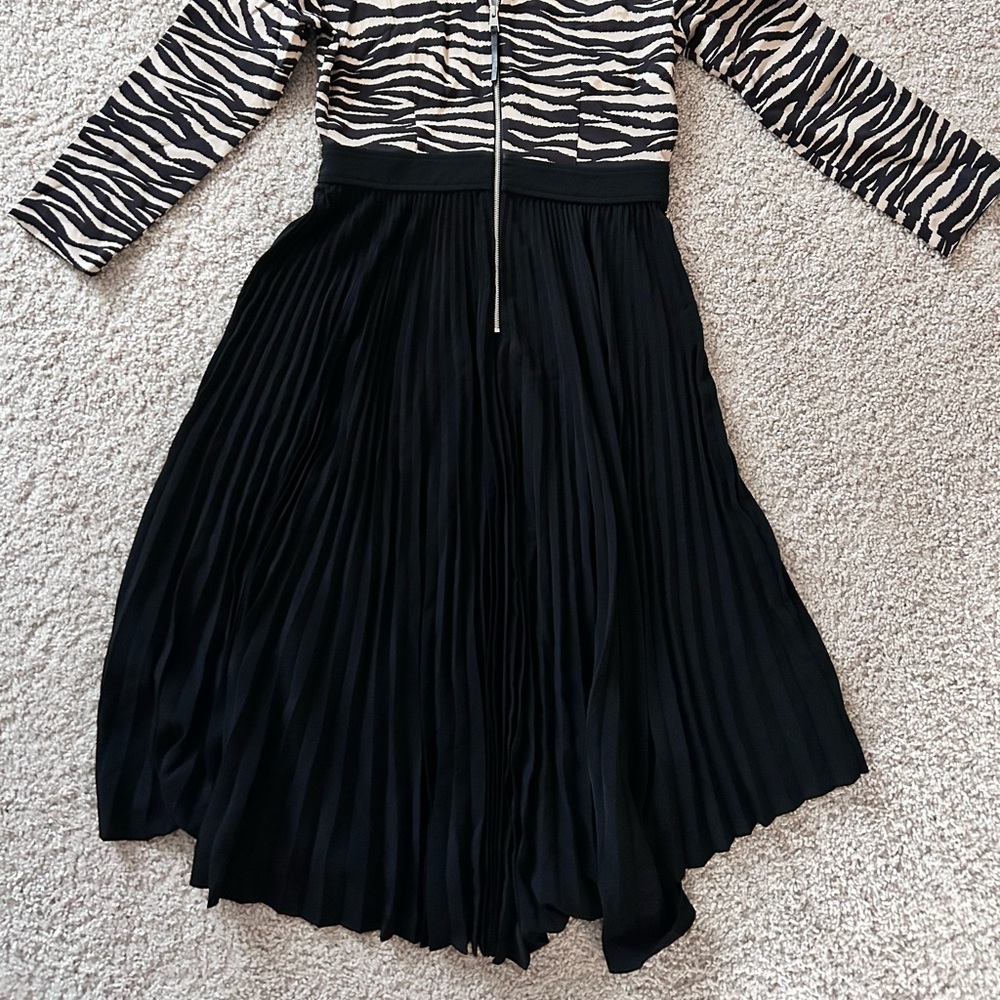 A.L.C. Zebra Print pleated Dress. S - Picture 13 of 16